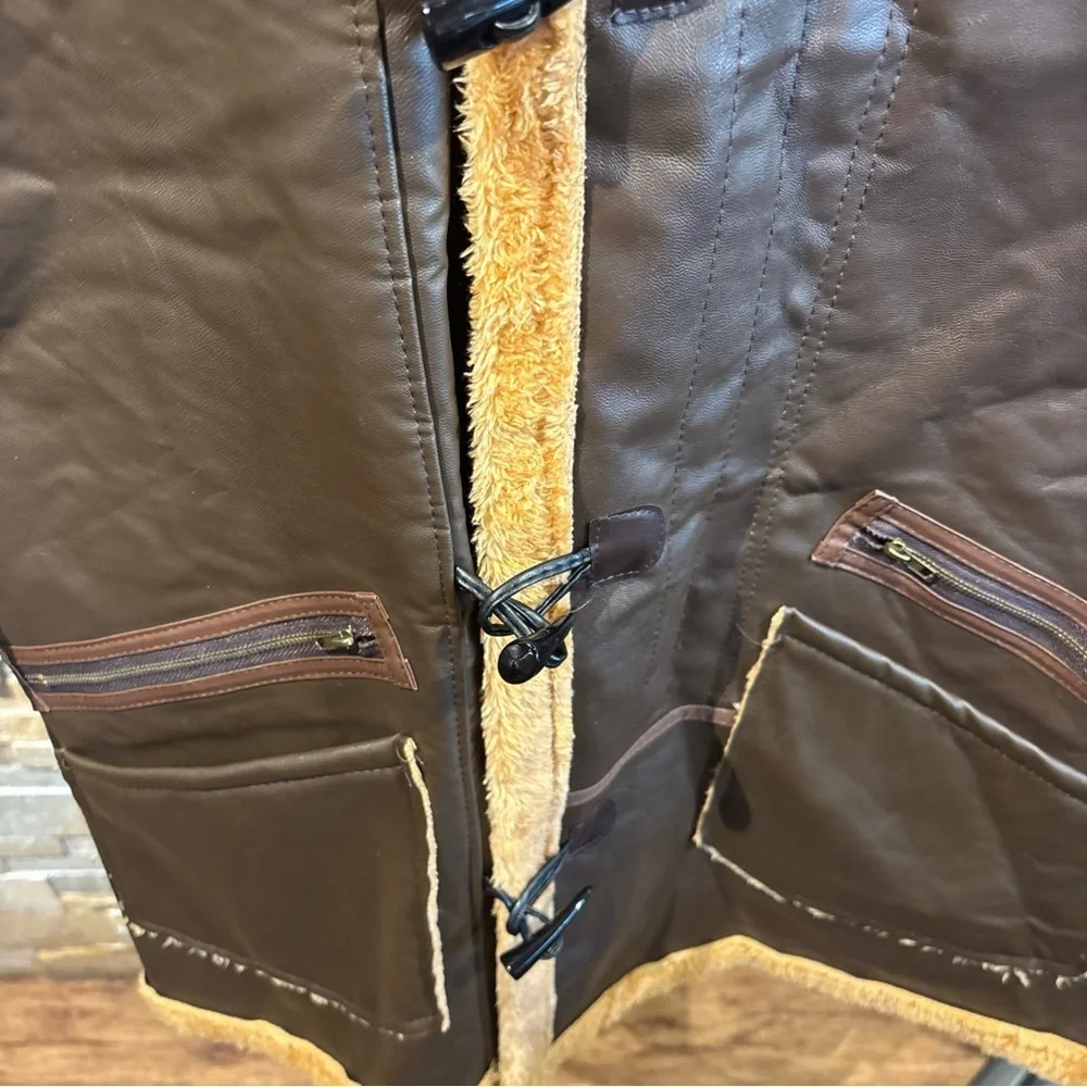 MEN HOODCOAT LEATHERLIKE FINISH PLUSH LINING TOGGLES BUCKLES 48 CHEST STREETWEAR - Picture 5 of 14